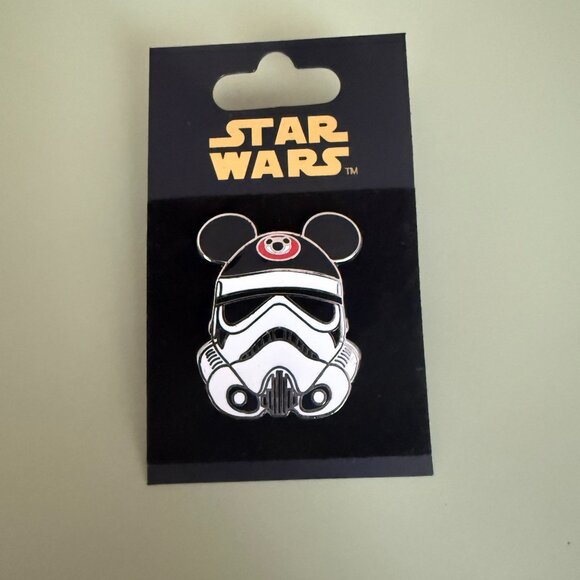 Star Wars Disney Parks pin featuring a Stormtrooper wearing classic Mickey Ears - Picture 1 of 1